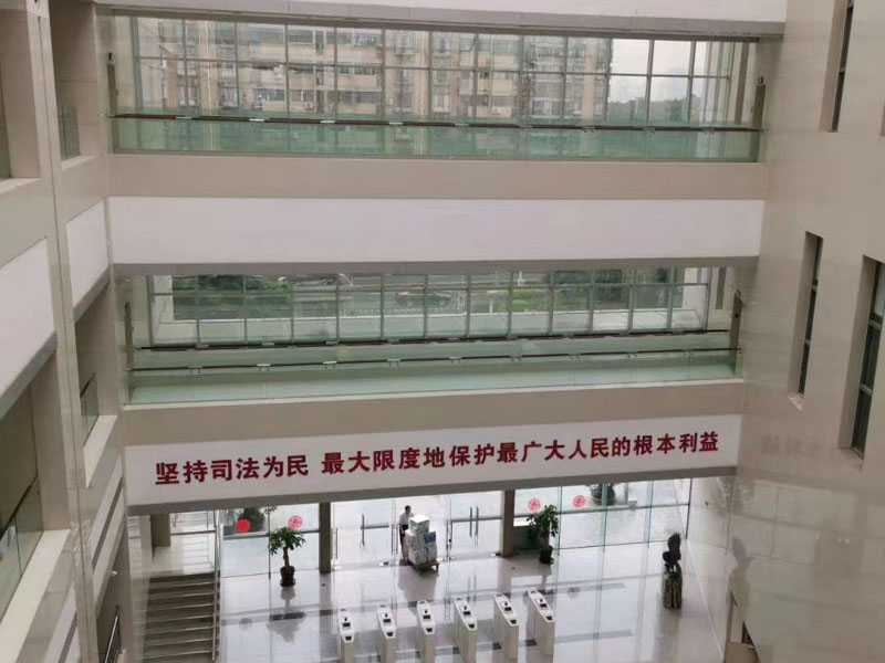 工人在工地受傷，哪幾方承擔(dān)賠償責(zé)任？深圳工傷賠償律師最新解讀